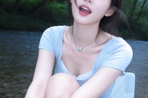 当年她因败坏印小天而走红得以嫁给大导演多年过去现状如何？