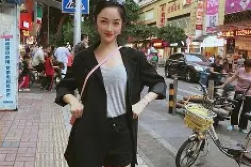 黄一鸣账号封禁仅5天人民日报出手她仅是网红乱象的冰山一角