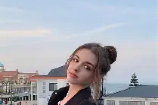 短剧女演员休息时被男演员扇巴掌原因比打人还离谱